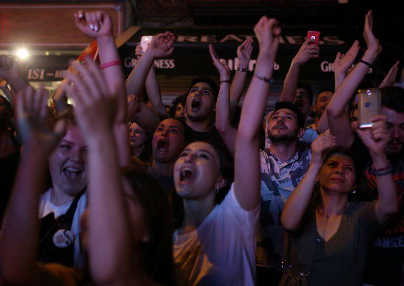 İstanbul'da Ekrem İmamoğlu kutlaması 1