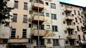 Miadını dolduran Samsun'un ilk apartman mahallesi dökülüyor