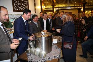 İLKADIM'DAN 15 BİN AŞURA