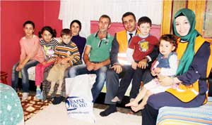 Sokakta kalan 7 çocuklu Öksüzoğlu ailesine Kimse Yok Mu sahip çıktı