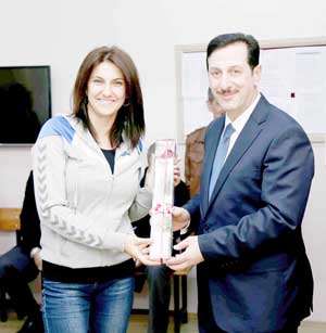 BAŞKAN TOK GÜL DAĞITTI