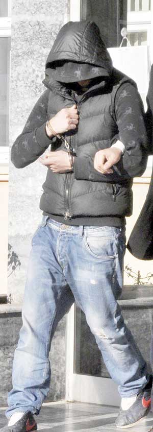 UYUŞTURUCU SATICISI TUTUKLANDI