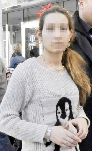 EVDEN ALTIN ÇALDIĞI İDDİASIYLA GÖZALTINA ALINDI