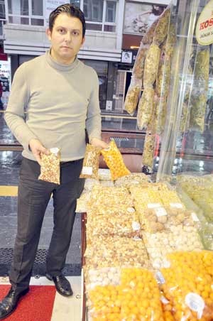 YILBAŞI ALIŞVERİŞİ ESNAFIN YÜZÜNÜ GÜLDÜRÜYOR