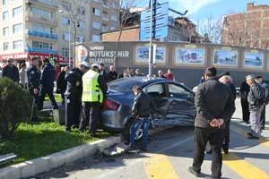 FECİ KAZA 5 YARALI