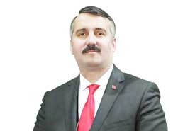 ÖĞRENCİLERE BAŞARILAR DİLEDİ