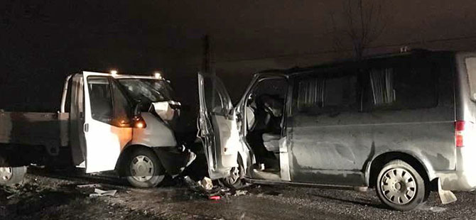 Samsun'da kamyonet ile minibüs çarpıştı: 1 ölü 4 yaralı