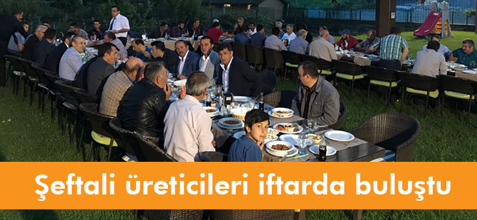 Şeftali üreticileri iftarda buluştu