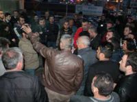 Taksiciler şoförler odasını bastı