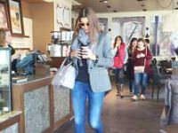 DENİZ AKKAYA ATAKUM GLORİA JEANS COFFES'DE