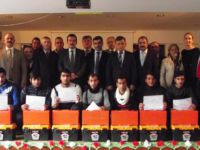 BELGELERİNİ, TAKIM ÇANTALARIYLA BİRLİKTE ALDILAR