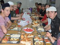 MERKEZ KUR’AN KURSUNDAN SURİYELİLERE İFTAR