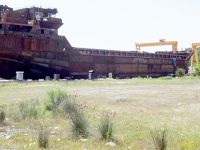 KRİZE DİRENİYOR