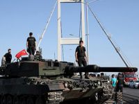 DARBE GİRİŞİMİNE SANATÇILARDAN TEPKİ