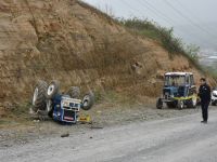 Traktör devrildi, altında can verdi