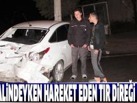Park halindeyken hareket eden tır direği devirdi
