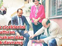 Tebrik çiçeklerini sattıran Kaymakam'dan örnek davranış