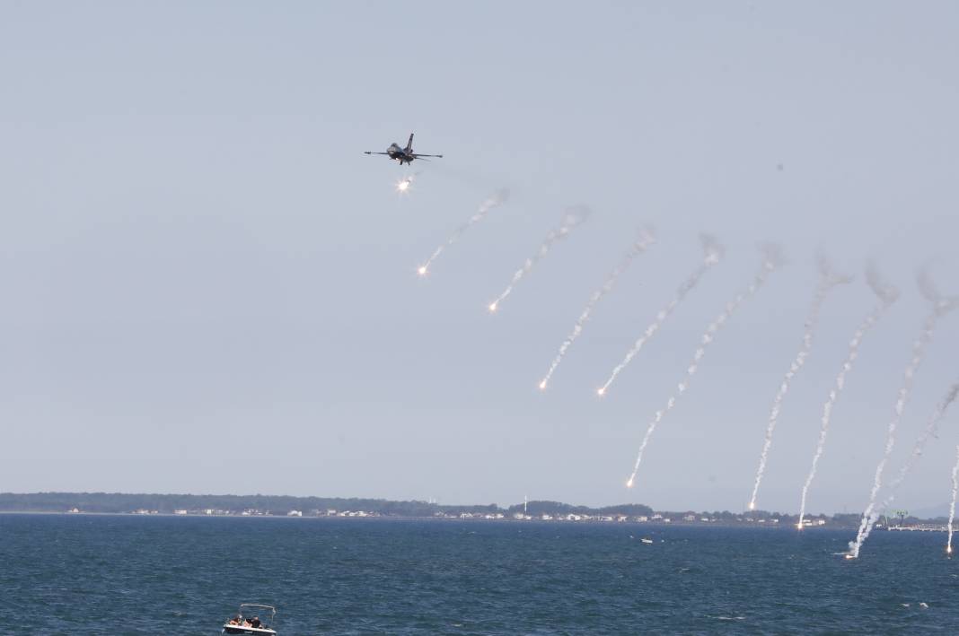 Türk Yıldızları ve SOLOTÜRK, Samsun semalarında gösteri uçuşu yaptı 28