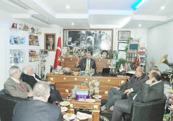 MHP'den esnaflara ziyaret