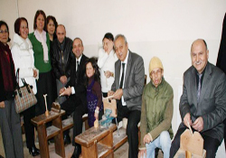 Bu bastonlarla engelleri kalkıyor