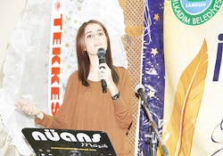 Şiir akşamları dolu dizgin devam ediyor