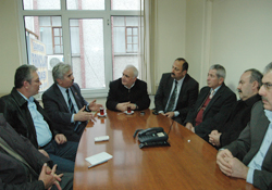 Büfeleri Başkana şikayet etti