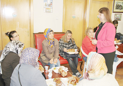 "Siz de yürekleri sevindirin"