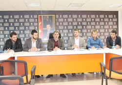 AK Gençlerle bir araya geldi