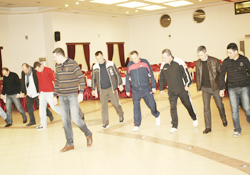 Balkan Türkleri Halk Oyunları Öğreniyor