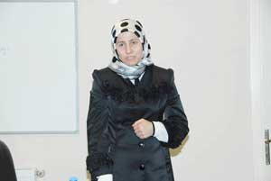 Bayan Genç, Gönüllü Başkan