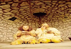 Düşevi oyuncuları "Sarı Köpek " ile İstanbul'da