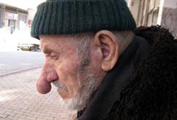 'Pinokyo Dede' şaşırtıyor