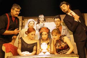 DÜŞEVİ OYUNCULARINDAN  KOMEDİ OYUN