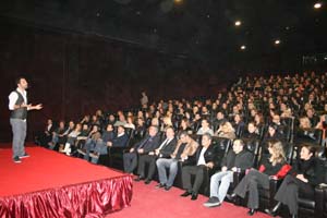 İnsanlar en çok beden dilinden etkilenir