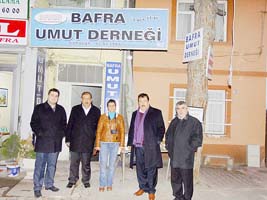 Bafra Umut Derneğinden Kaya Aşcıya anlamlı plaket