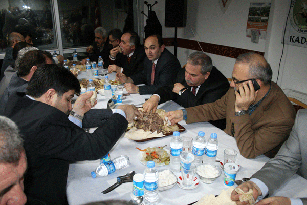 KADEF'te Karagöz adaylığını açıkladı