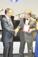 Karadeniz Rotaryden Burma ve Türkoğluna Plaket