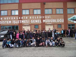 Hayatlarında ilk defa tramvaya bindiler