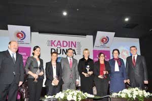 BİR KADIN DEĞİŞİR DÜNYA DEĞİŞİR