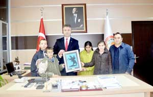 BaşkanTopaloğlunun  minik misafirleri