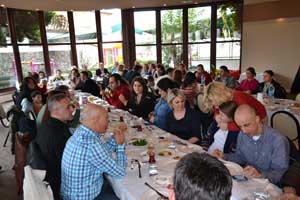 Hastane çalışanları kahvaltıda buluştu