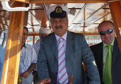 Rektörün dümeni