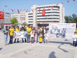 Alperenler kitap okuyarak kutladı