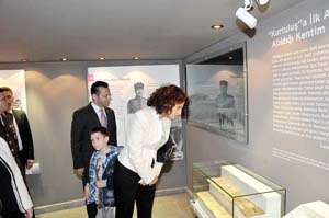 Aksoy ve eşi Kent Müzesi'nde