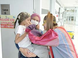 Lösemili çocuklara çifte bayram