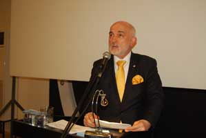 Rakibe ağır eleştiri