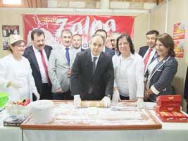 Kılıç lokum açtı