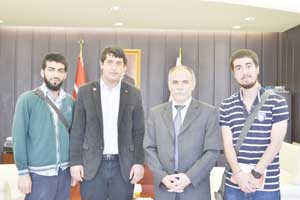 Agd'li gençlerden rektöre ziyaret