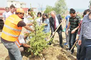 Katliamı Protesto Ettiler