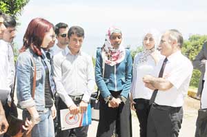 Barış elçileri ile buluştu